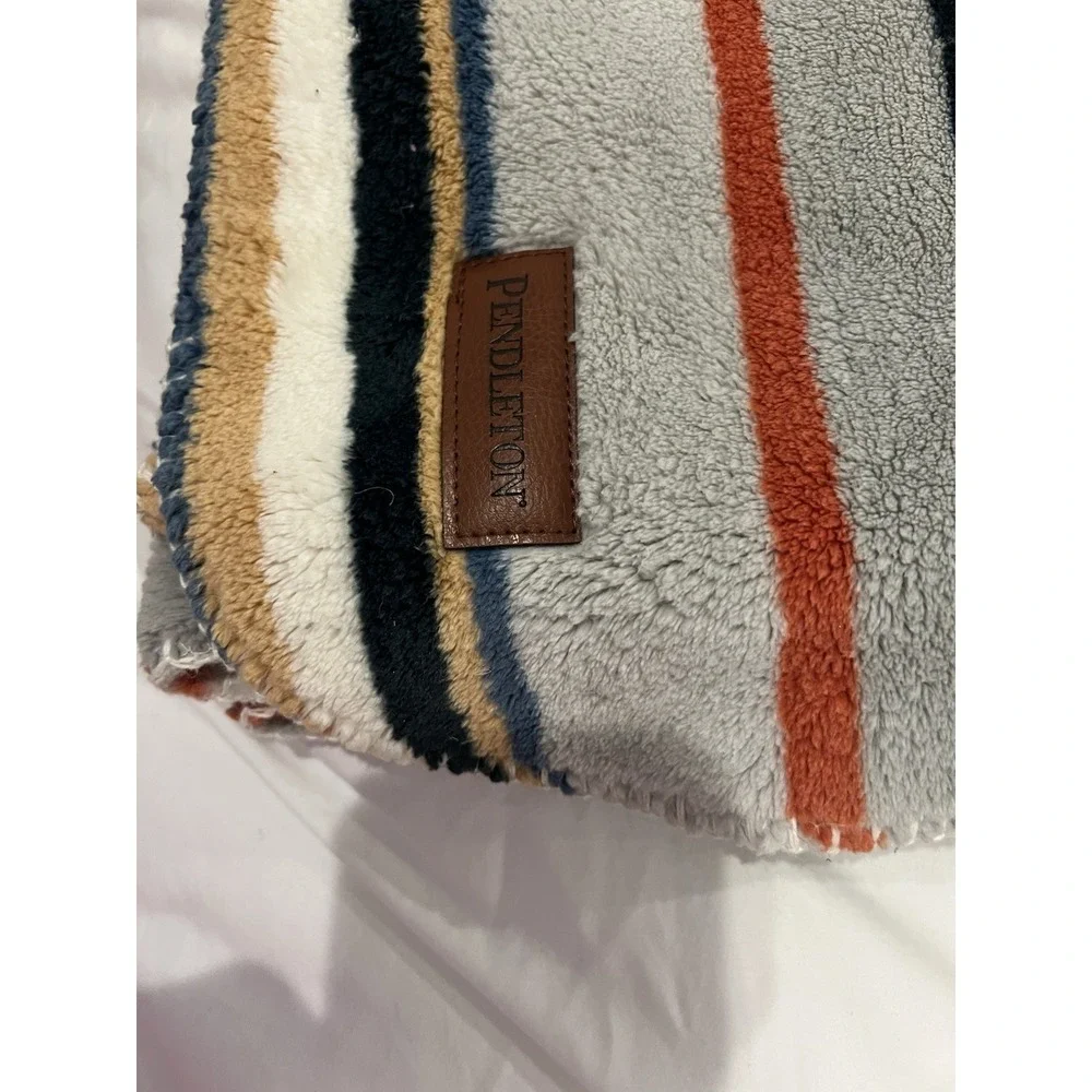 Pendleton Sherpa Fleece Aztec Queen Blanket 70